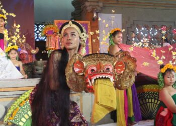 Pagelaran Seni “Kaputusan Garba Emas”: Ragam Rupa Khas Maha Bajra Sandhi dalam Upaya Melahirkan “Pregina Maguna”