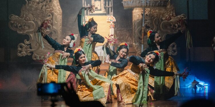 Ritus Siat Sampian dalam Tari Kreasi “Nampyog” Karya Pande Nova   |   Dari Gelar Karya Seni Mahasiswa Pendidikan Sendratasik UPMI Bali