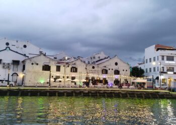 Di Melaka, Melihat Bangunan Tua, Laut dan Sungai, Saya Teringat Singaraja dan Pelabuhan Buleleng