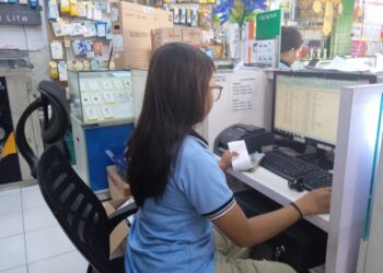 Susah Senang Mahasiswa NTT Kuliah Sambil Kerja di Denpasar