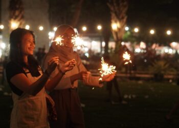 Setelah Kembang Api Dinyalakan: Baik Nasib, Baik Rezeki | Dari Malam Tahun Baru di Kota Singaraja