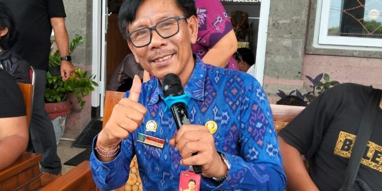 Made Astika, Tidak Ada Kata Pensiun untuk Mengabdi Pada Dunia Pendidikan