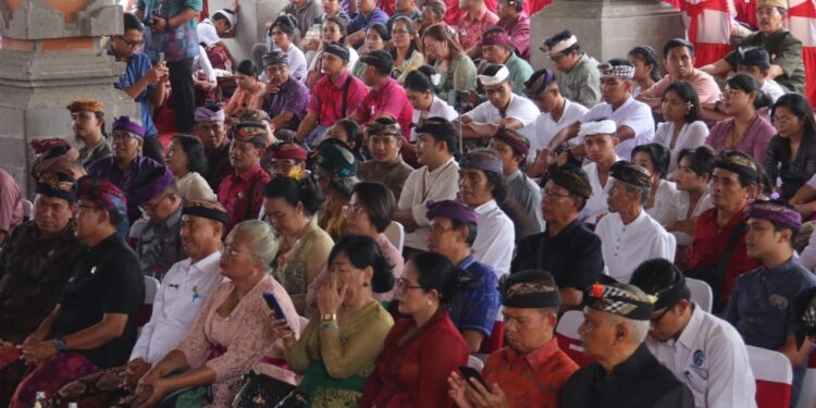 Meisya Ariasthi Juara Nyurat Aksara — Inilah Para Juara Bulan Bahasa Bali di Buleleng …