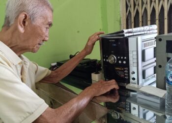 Kembali ke Toko Kharisma Music, Bersama Made Sujaya Memutar Nostalgia dengan Kaset Pita