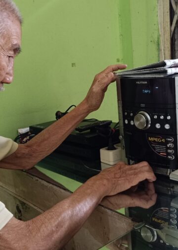 Kembali ke Toko Kharisma Music, Bersama Made Sujaya Memutar Nostalgia dengan Kaset Pita
