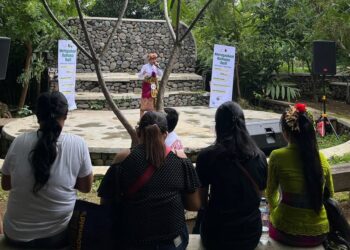 Di Pasar Intaran, Anak-anak Riang Menyanyi dalam Wimbakara Karaoke Gending Bali, Bulan Bahasa Bali