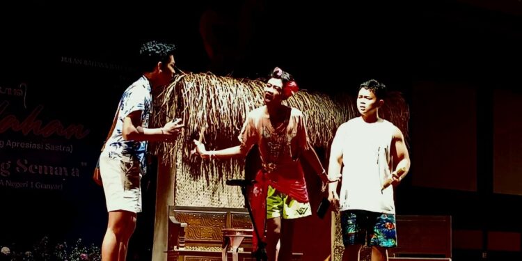 “Matemuang Samaya” dari Teater Genta Malini SMAN 1 Gianyar: Bicara Cinta, Bicara Tanah