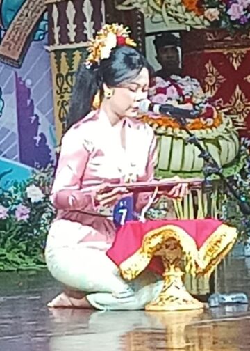 Anak Muda yang Semangat dan Percaya Diri dalam Lomba Ngwacén Lontar Bulan Bahasa Bali