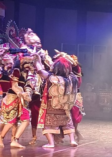Kisah “Watugunung Runtuh” Mencair di Tangan Kokar Bali pada Pembukaan Bulan Bahasa Bali VII