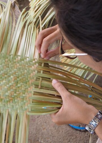 MaiKubu di Desa Tigawasa, Menjaga Bambu, Menjalin-Anyam Bambu-bambu