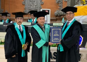 Ramu Matematika dan Permainan Tradisional Lombok, Iwan Usma Wardani Raih Gelar Doktor di Undiksha