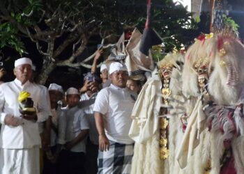 Mencari Titik Terang di Goa Peteng, Gumi Delod Ceking   