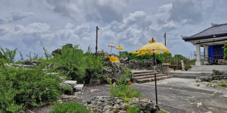 Pura di Tengah Hiruk-Pikuk Hotel Kawasan ITDC Nusa Dua   