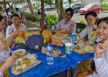 Tirtayatra Toska Se-Delod Ceking  :  Pura Gunung Payung