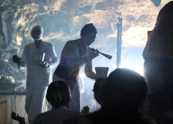 Tirtayatra Toska Se-Delod Ceking  :  Pura  Batu Pageh  