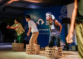 Ini Refleksi, Bukan Ramalan : Catatan Pentas Komunitas Aghumi di “Bali Berkisah 2025”