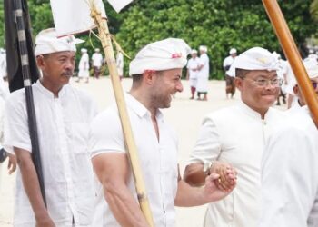 Serba-serbi Melasti di Gumi Delod Ceking 