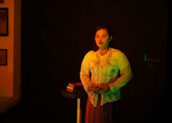 “Hidup Dimulai di 40”, Cerita Kecil Tentang Monolog yang Saya Mainkan