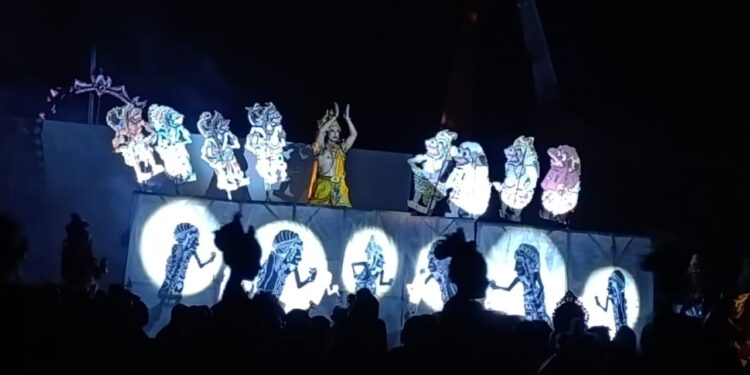 Triyantra Murti dan Refleksi Ramayana: Kolaborasi Total Teater Lingkungan Karya Made Sidia