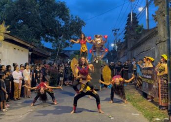Ogoh-ogoh dengan Fragmentari Sapuh Leger dari Desa Padangbulia: Refleksi Keseimbangan Hidup