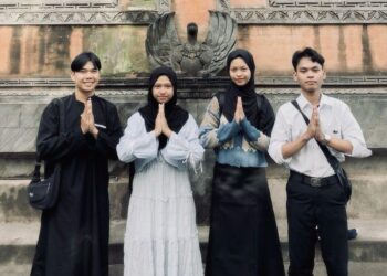 Idulfitri ala Mahasiswa Rantau di Singaraja: Bertamu, Menelepon Ibu, dan Menangis Usai Sholat Ied