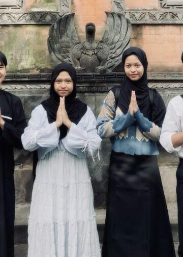 Idulfitri ala Mahasiswa Rantau di Singaraja: Bertamu, Menelepon Ibu, dan Menangis Usai Sholat Ied