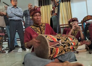 Gede Utama, Seniman dari Sari Mekar, Totalitas Sebagai Penabuh Kendang