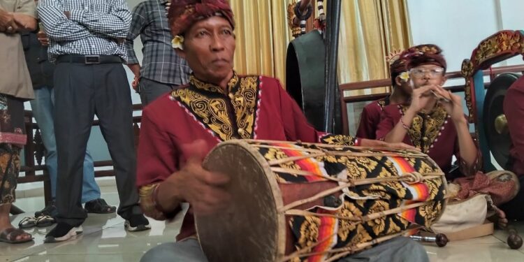 Gede Utama, Seniman dari Sari Mekar, Totalitas Sebagai Penabuh Kendang