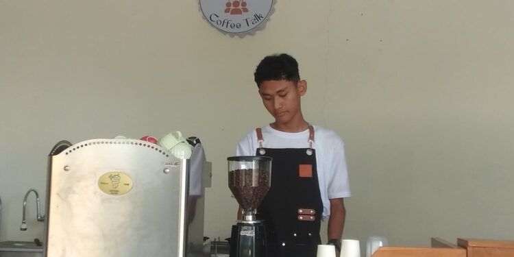 Dia Dipa, Dia Barista, Dia Tunarungu: Tetes Kopi Racikan Cerita Hidupnya