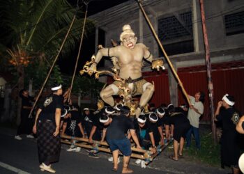 “Man of the Match” itu Lelaki Penjolok Kabel — Cerita Ogoh-Ogoh Banjar Kelod Kauh, Panji, Buleleng