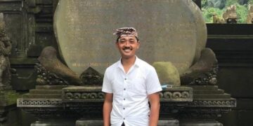 In Memoriam | Gagasan Terbaru Dede Nyana: Membukukan Karya Sastra Penyuluh Bahasa Bali Gianyar