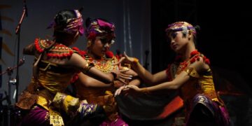 “Nyegara-Gunung” dan Tari Nelayan yang Jadi Renungan | Catatan “Les Ngembak Festival 2025”