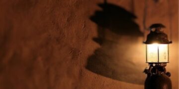 Bali Blackout, Romantisme Gelap Bersama Strongking, Lilin dan Lentera