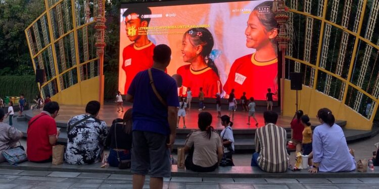 Literasi Film untuk Keluarga: Anak-anak Menonton Sekaligus Belajar