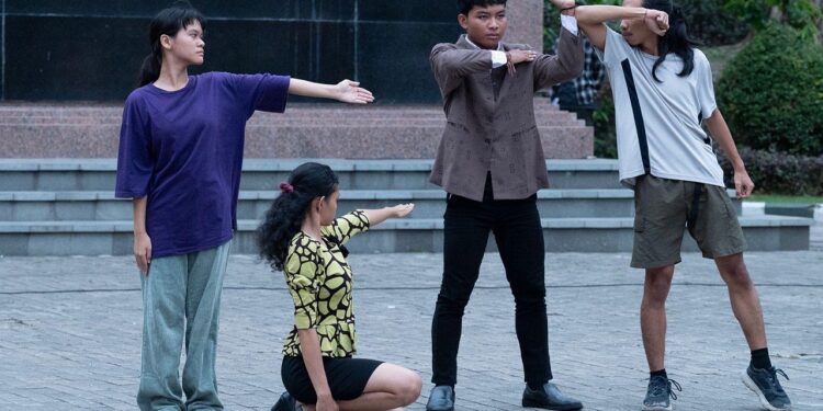 Sikut Awak : Mengukur Masa Depan Bali