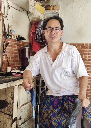 Sri Gunadika dari Banyuning: Kaki Patah,  Tapi Tangan yang Mencukur itu Menghidupinya