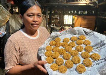 Sariasih dan Manisnya Jaja Sengait Gula Pedawa 