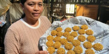 Sariasih dan Manisnya Jaja Sengait Gula Pedawa 