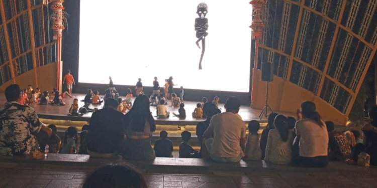 Menonton Seperti Membaca:  Strategi Membaca Film di Kelas Bahasa