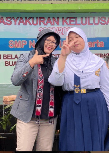 Di Tangga Sekolah, Aku Melihatmu Tumbuh