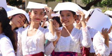 Sederhana, Haru dan Bahagia di SMPN 2 Sawan: Pelepasan Siswa, Guru Purnabakti dan Pindah Tugas