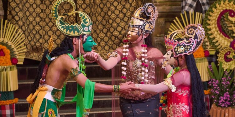 Tari Topeng dari Kabupaten Sumenep di Pesta Kesenian Bali 2025