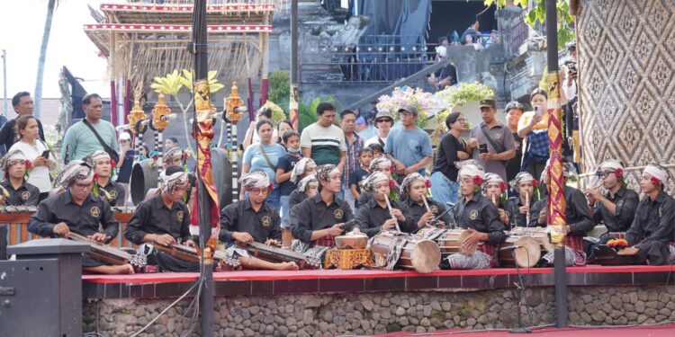 Peran Penting “Gamelan Penting” dari Sanggar Seni Semara, Karangasem, di Pesta Kesenian Bali 2025