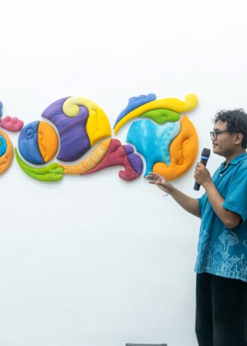 Apa yang Sedang Disulam Gus Ade? — Sebuah Refleksi Liar Atas Karya Gusti Kade