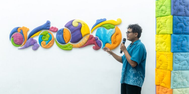 Apa yang Sedang Disulam Gus Ade? — Sebuah Refleksi Liar Atas Karya Gusti Kade