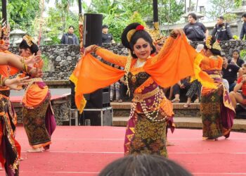 Menonton Jimbarwangi dari Jembrana, Tari Lintas Selat yang Memikat di Pesta Kesenian Bali 2025