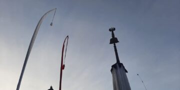 Melampaui Logika: Memaknai Kembali Mistisisme dalam Cahaya Filsafat Timur, Kritik atas Bertrand Russell