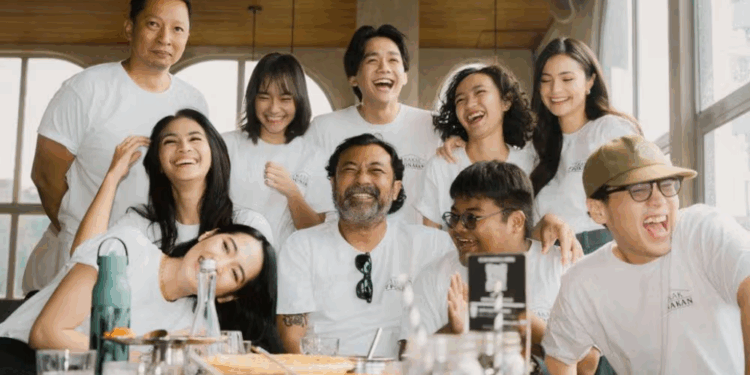 Film “1 Kakak 7 Ponakan” — Apakah Ini Pesan Tersirat untuk Generasi Sandwich?