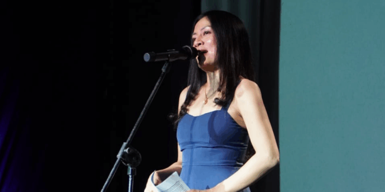 Kisah Dee Lestari Mengejar Lumba-lumba di Pantai Lovina — Catatan Proses Kreatif dari Singaraja Literary Festival 2025