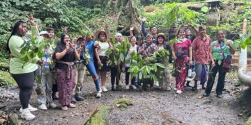 Global Youth Forum Ikut Belajar di Sekolah Adat Manik Empul Pedawa